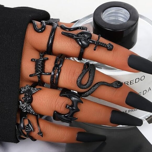 Deluxe 30PC Goth Black Snake Spider Witch Theme Rings SET - BRAND NEW - Torrid - Picture 1 of 4